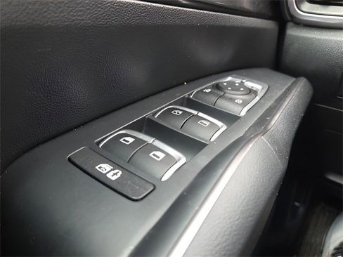 Used 2021 Kia Sorento S image 18