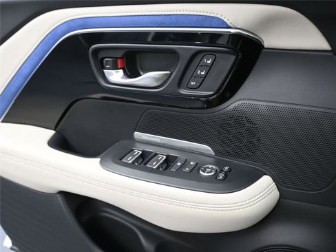 Certified 2025 Acura ADX A-Spec image 6