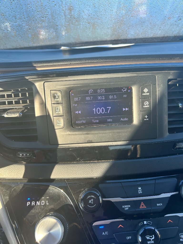 Used 2017 Chrysler Pacifica LX FWD image 12