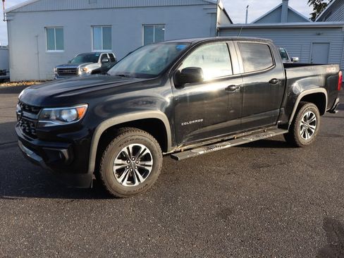 Used 2021 Chevrolet Colorado Z71 AWD/4WD image 2