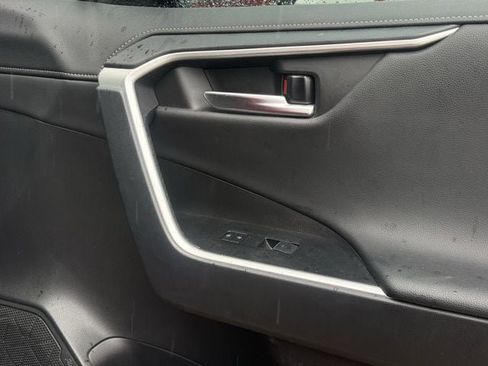 Used 2025 Toyota RAV4 Limited image 30