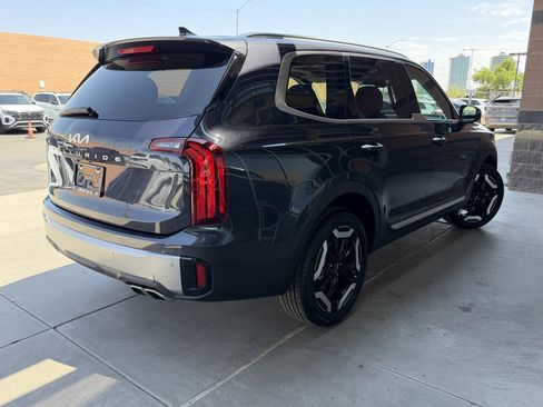 Used 2025 Kia Telluride S FWD image 4
