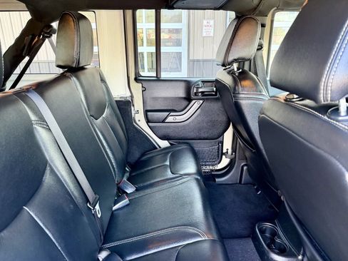Used 2017 Jeep Wrangler Unlimited Sport w/ Quick Order Package 24S AWD/4WD image 17