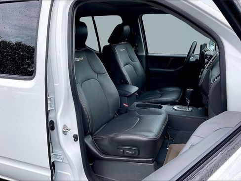 Used 2020 Nissan Frontier PRO-4X w/ Pro-4x Utility Package AWD/4WD image 30