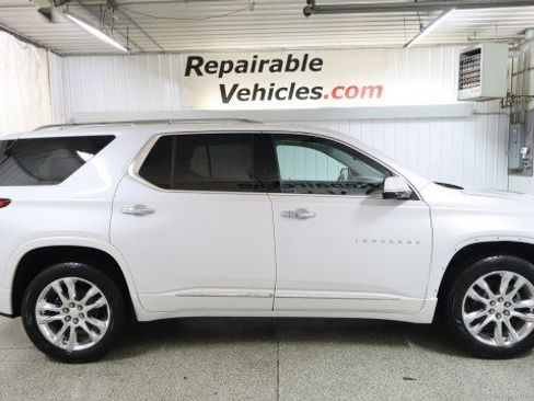 Used 2018 Chevrolet Traverse High Country w/ LPO, Floor Liner Package AWD/4WD image 4
