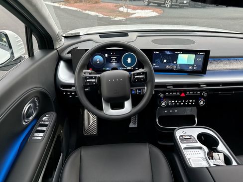 New 2026 Hyundai Ioniq 9 Calligraphy image 16