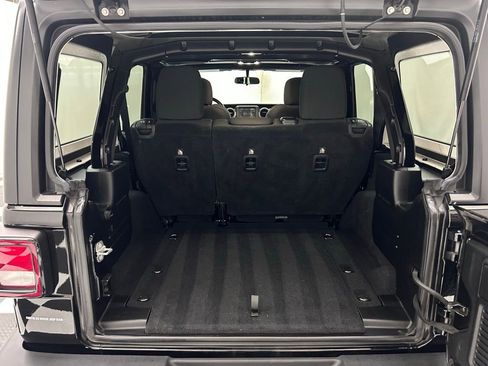 Used 2019 Jeep Wrangler Unlimited Sport S image 9