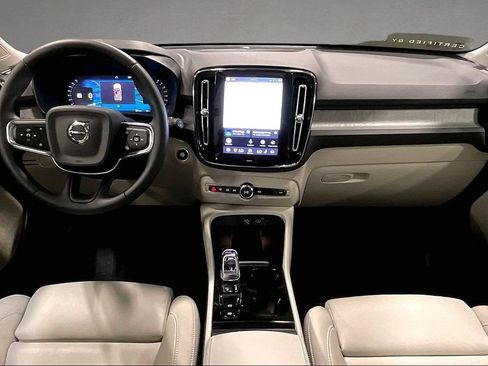 Used 2024 Volvo XC40 B5 Plus w/ Protection Package Premier AWD/4WD image 8