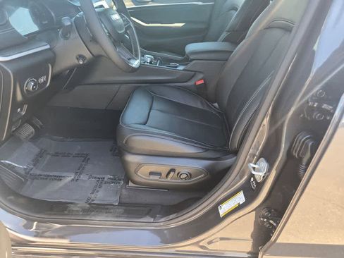 New 2026 Jeep Grand Cherokee L Limited AWD/4WD image 18