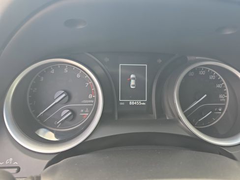 Used 2022 Toyota Camry LE w/ Carpet Mat Package (TMS) image 10