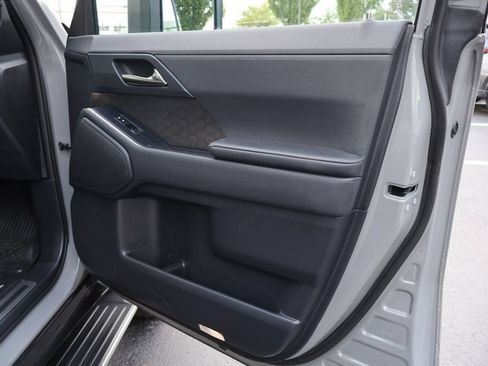 Used 2024 Lexus GX 550 w/ Cold Area Package AWD/4WD image 25