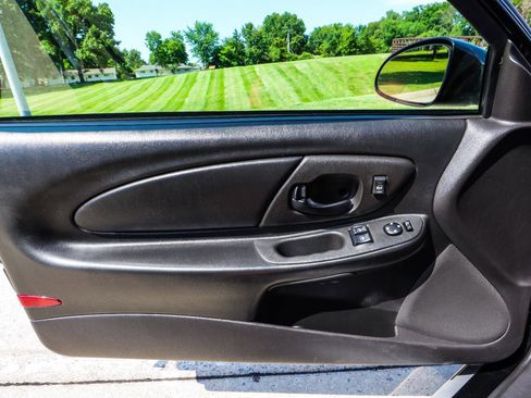 Used 2001 Chevrolet Monte Carlo SS w/ Preferred Equipment Group FWD image 30