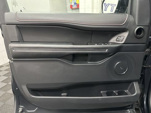 Used 2024 Ford Expedition Limited AWD/4WD image 16