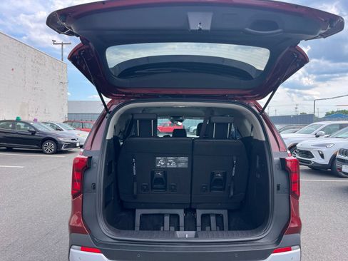 Used 2026 Kia Carnival FWD image 33