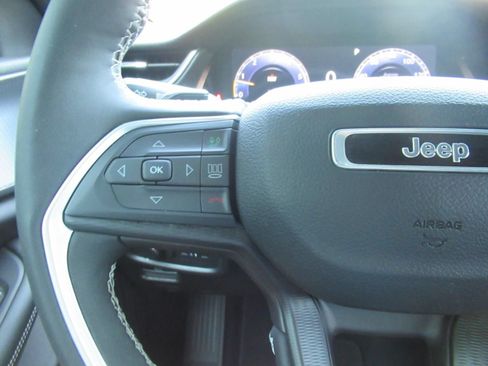 Used 2024 Jeep Grand Cherokee L Altitude RWD image 25