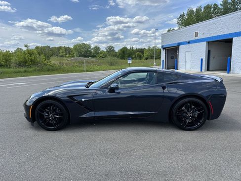 Used 2015 Chevrolet Corvette Stingray Coupe RWD image 2