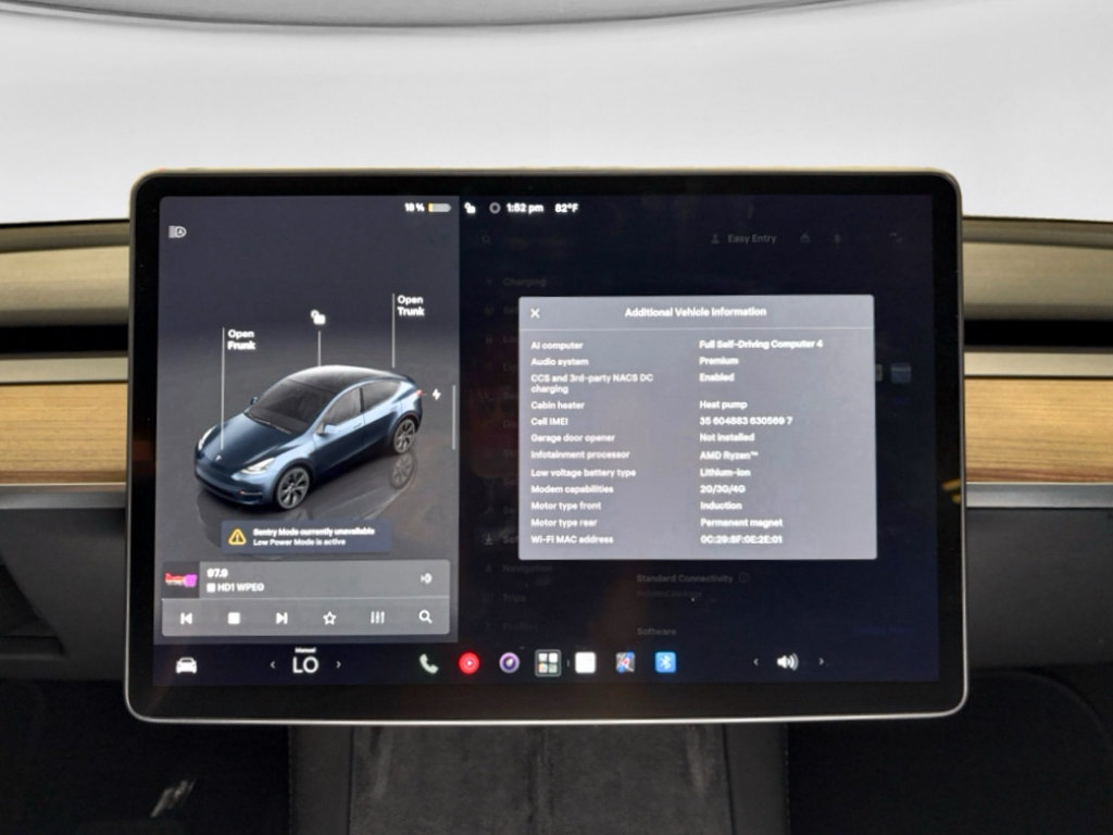 Used 2024 Tesla Model Y Long Range AWD/4WD image 12