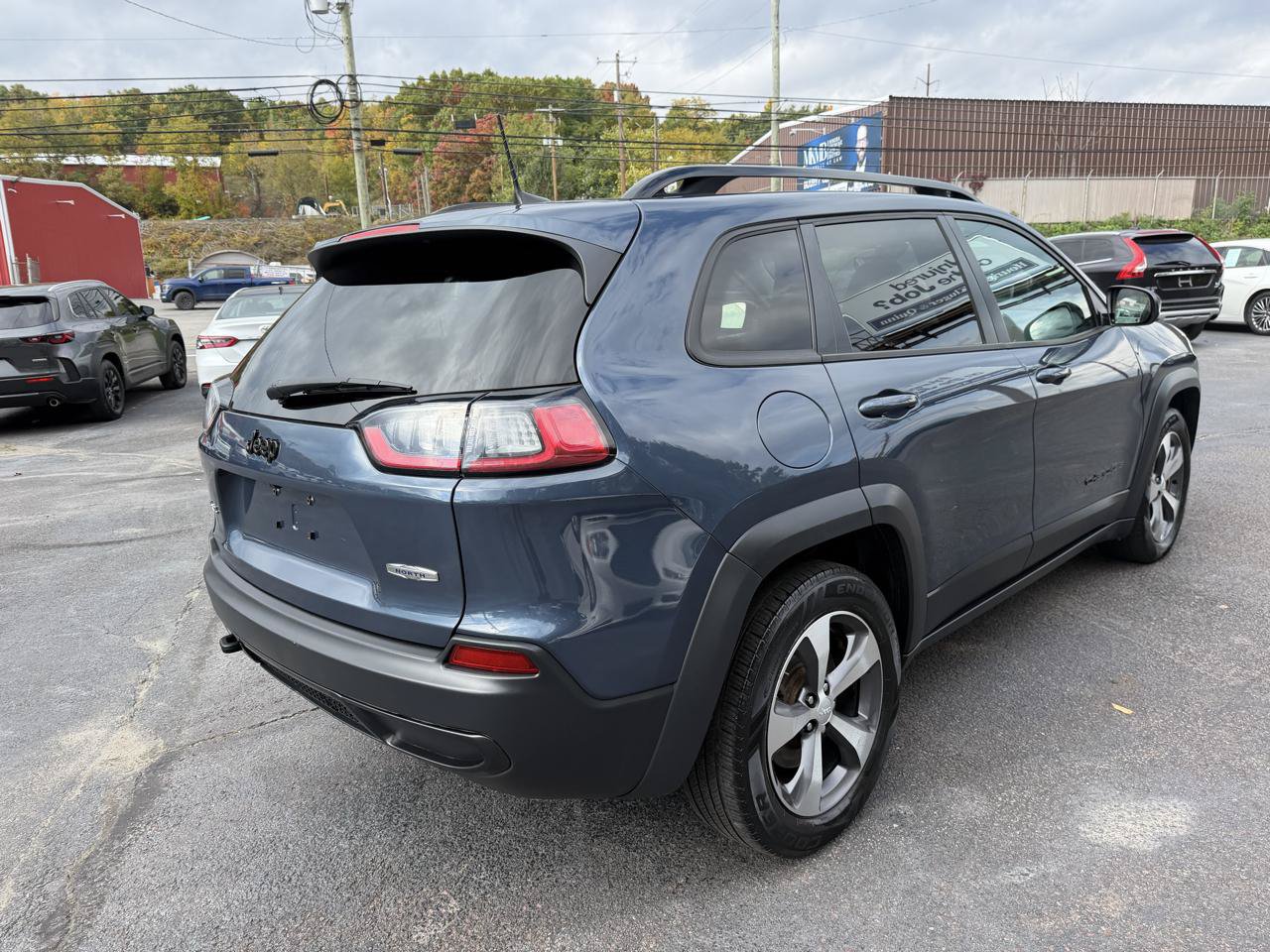 Used 2020 Jeep Cherokee Latitude w/ Quick Order Package 26F North AWD/4WD image 5