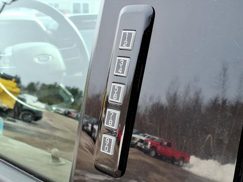 Used 2021 Ford F150 Lariat w/ Equipment Group 502A High image 16