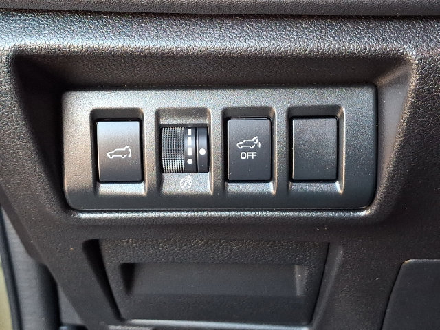 Used 2023 Subaru Outback Limited AWD/4WD image 9