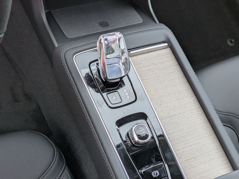 New 2026 Volvo XC90 B5 Plus w/ Protection Package image 13