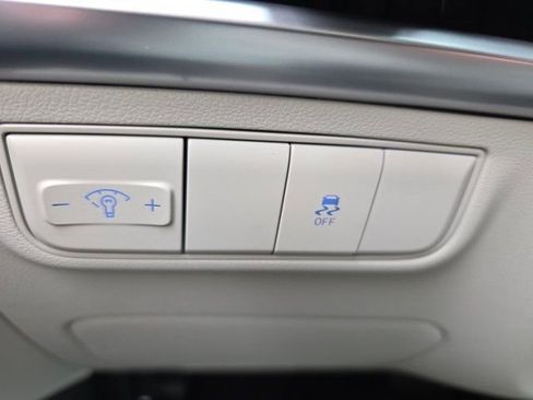 Certified 2025 Hyundai Tucson SE image 10