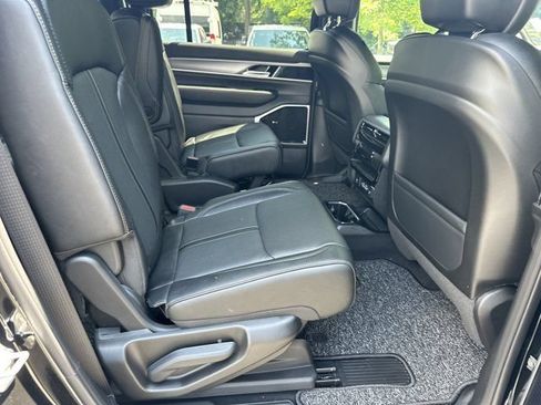 New 2026 Jeep Grand Wagoneer L 4WD image 15