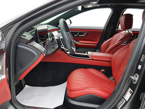 Used 2025 Mercedes-Benz S 63 AMG S image 36