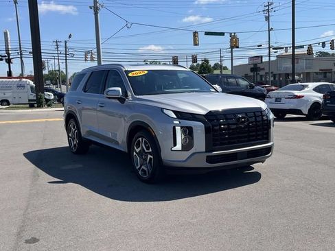 Used 2025 Hyundai Palisade SEL FWD image 3
