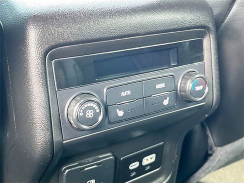 Used 2023 GMC Acadia AT4 w/ Technology Package image 26