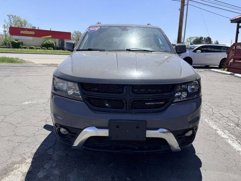 Used 2019 Dodge Journey Crossroad FWD image 2