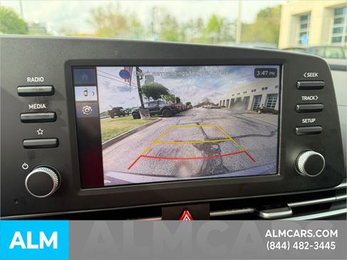 Used 2025 Hyundai Elantra SE image 14