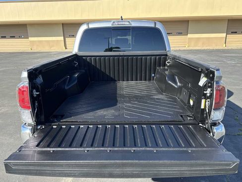 Used 2023 Toyota Tacoma TRD Off-Road image 9