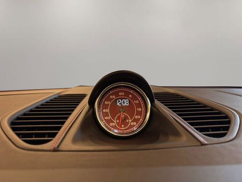 Used 2018 Porsche 911 Turbo S image 44