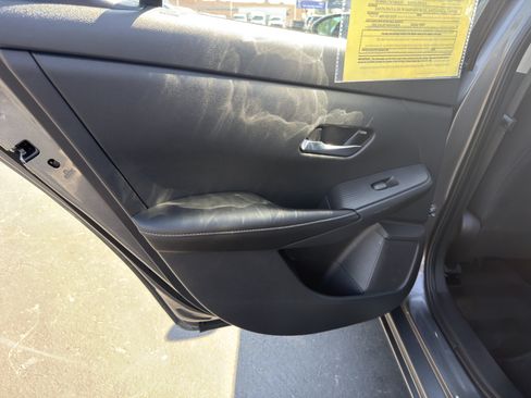 Used 2023 Nissan Sentra SV FWD image 17