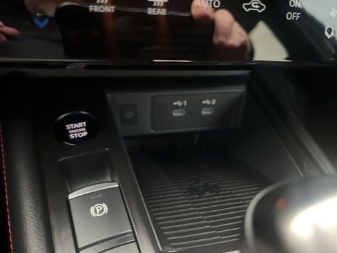 Certified 2025 Nissan Kicks SR image 53