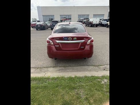 Used 2013 Nissan Altima 2.5 SV w/ 2.5SV Convenience Pkg FWD image 4