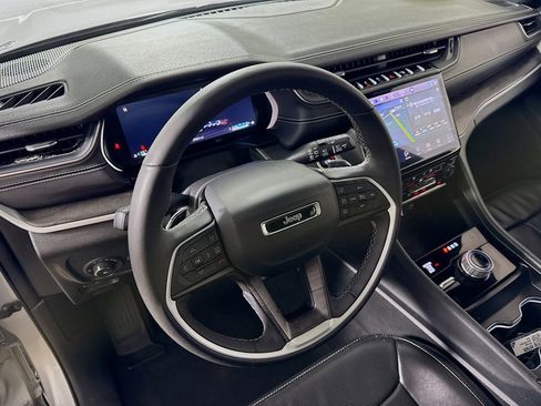 Used 2024 Jeep Grand Cherokee L Limited w/ Luxury Tech Group II image 24