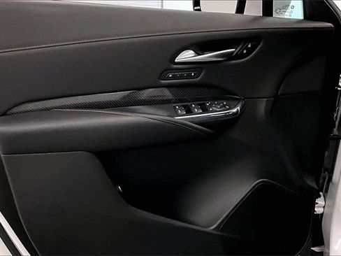 Used 2023 Cadillac XT4 Sport image 18