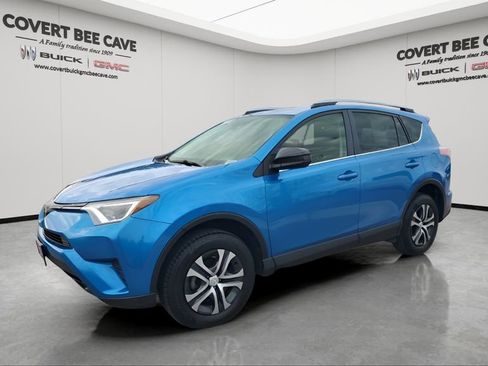 Used 2017 Toyota RAV4 LE image 3