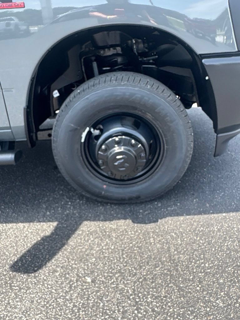New 2026 RAM 3500 Tradesman AWD/4WD image 29