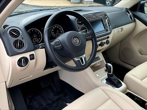 Used 2016 Volkswagen Tiguan SE FWD image 13
