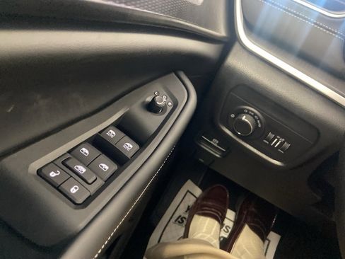 New 2025 Jeep Grand Cherokee 4WD image 31