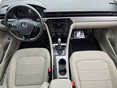 Used 2020 Volkswagen Passat 2.0T SE image 32