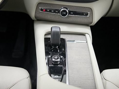 Certified 2023 Volvo XC90 B6 Plus w/ Protection Package AWD/4WD image 30