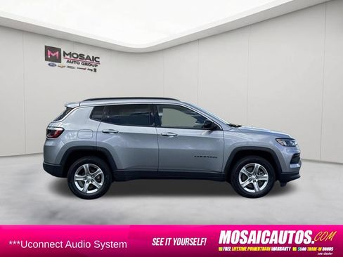 Used 2024 Jeep Compass Latitude AWD/4WD image 8