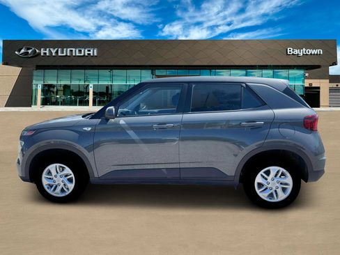 New 2026 Hyundai Venue SE FWD image 3