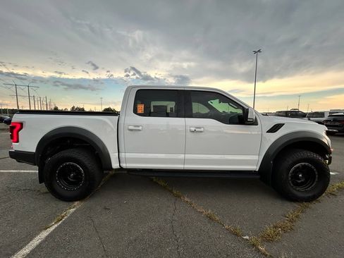 Used 2017 Ford F150 Raptor w/ Equipment Group 802A Luxury AWD/4WD image 6