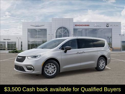 New 2026 Chrysler Pacifica Select image 2