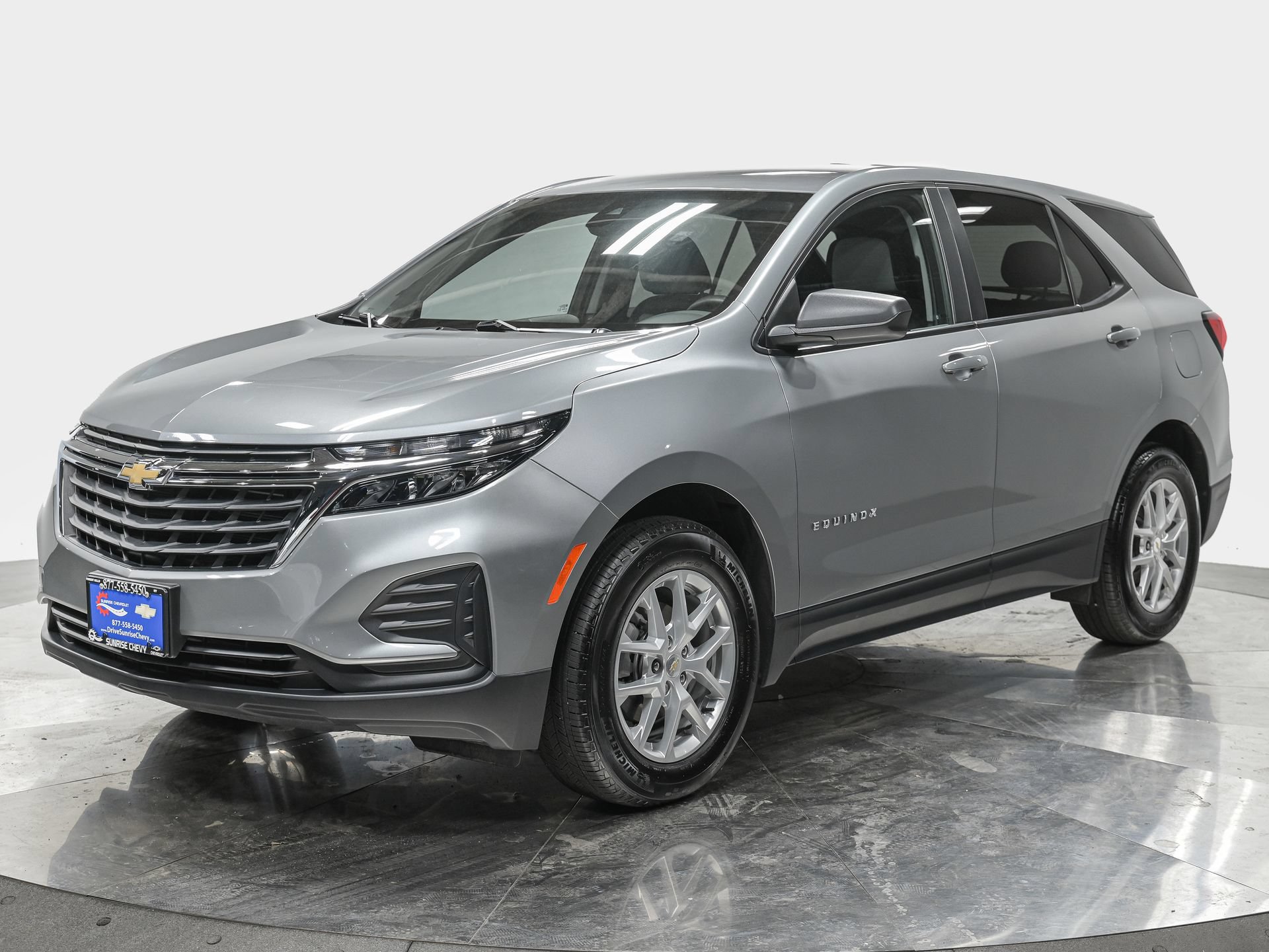 Used 2024 Chevrolet Equinox LS w/ LS Convenience Package FWD image 1